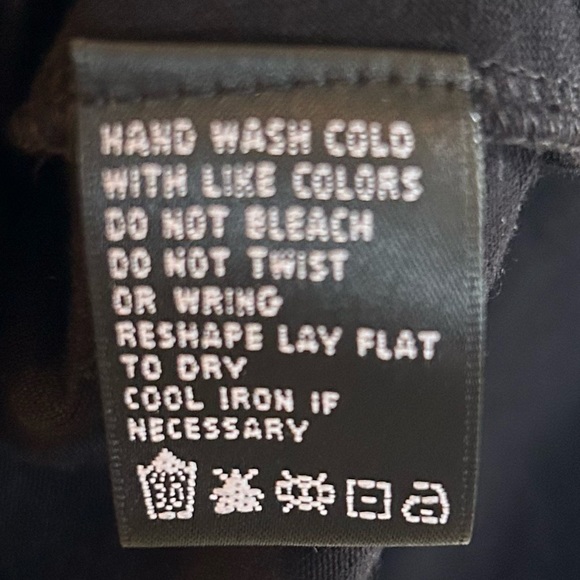 August Silk Petite - Womens Size: PM Black Tank Top with Pearls & Chain Neckline - Picture 8 of 8